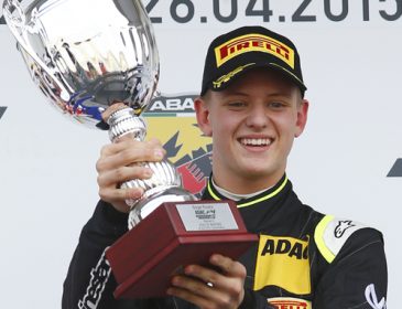В Формуле-4 сын Шумахера выиграл две последние гонки