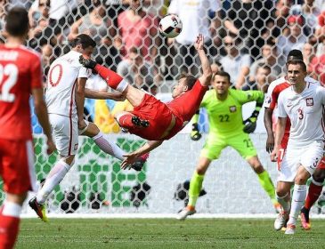 Польша становится первым четвертьфиналистом Евро после победы над Швейцарией
