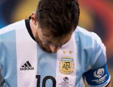 Как в Аргентине просят Месси остаться в сборной