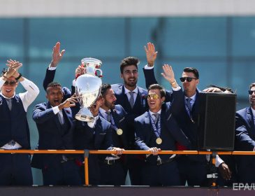 В Португалии встретили триумфаторов Евро 2016. Фоторепортаж