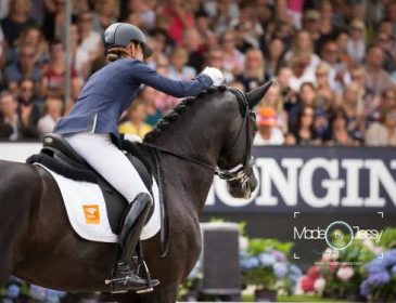 Голландская всадница Корнелиссен снялась с соревнований из-за болезни лошади