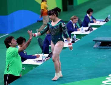 Пловца-пышку на Олимпиаде заменила гимнастка-пончик (ВИДЕО)