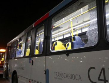 В Рио атаковали автобус с журналистами: есть раненые