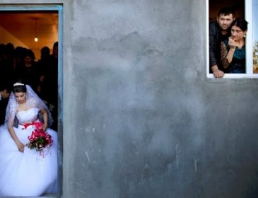 Фотограф показала, как в Грузии выдают замуж несовершеннолетних девушек