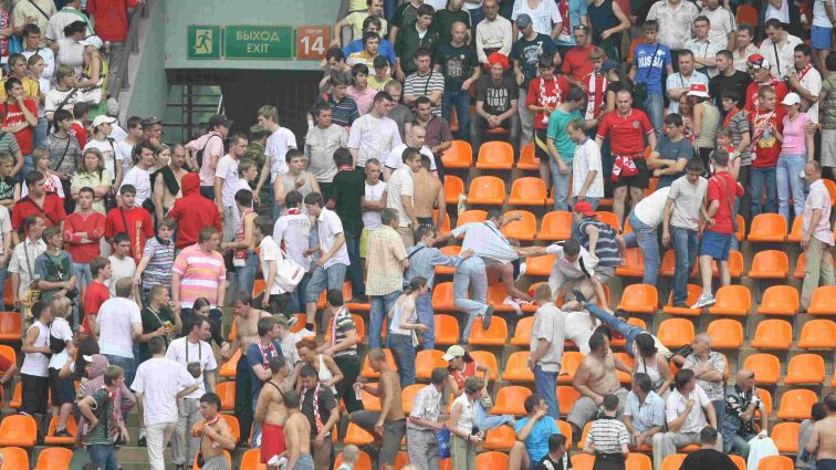 Как польские фанаты устроили бойню на трибунах в Лиге чемпионов