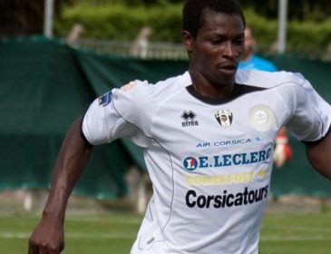 Экс-игрок сборной Буркина-Фасо трагически умер во время игры