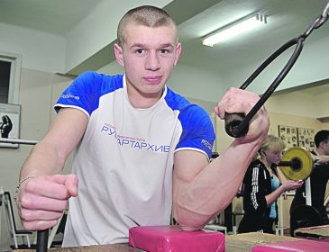 Украинец с весом в 70 кг наказал большого дагестанца