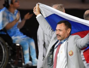 Скандальная выходка белоруса на Паралимпиаде обернулась для него щедрым подарком от РФ