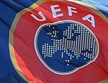 Фанаты отметили 10-летие скандала в Кубке УЕФА эффектной дракой