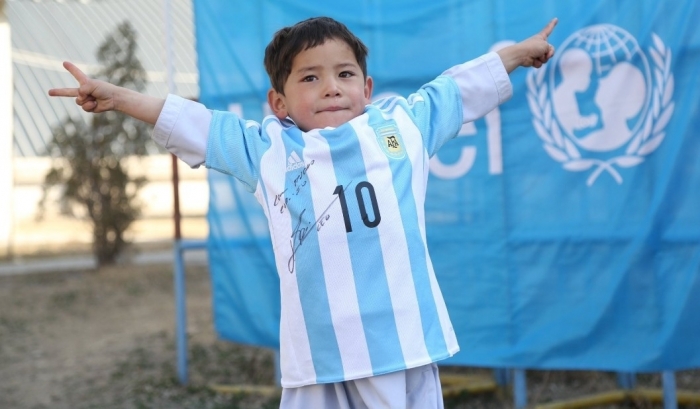 Трогательная история: Месси исполнил мечту афганского малыша