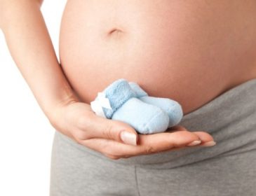 Строго по плану: ученые выяснили в какой день недели женщине лучше рожать