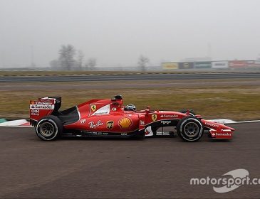 Джовинаццо дебютировал за рулем болида Ф1 Ferrari в Фиорано