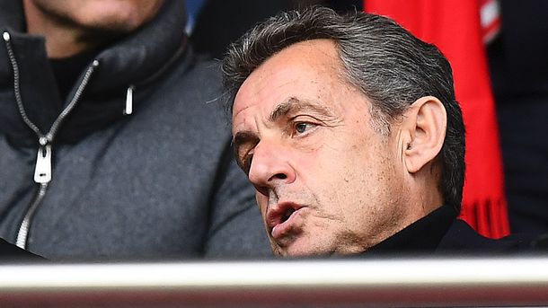 Экс-президент Франции Николя Саркози повздорил с фанатами «Барселоны»