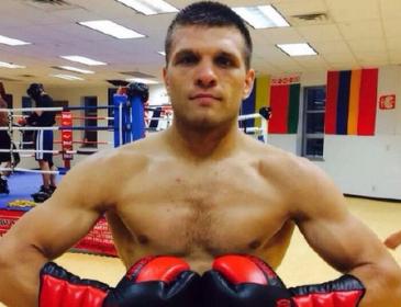Украинский боксер Деревянченко проведет бой 14 марта в США