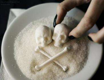 Вы удивитесь: ученые сравнили, что опаснее — соль или сахар