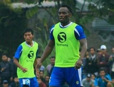 Экс-звезда «Челси»» сыграл за индонезийский клуб нелегалом
