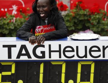 Кенийка Мэри Кейтани установила новый мировой рекорд в марафоне