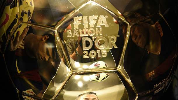 ФИФА будет вручать приз лучшему игроку по итогам сезона, а не года