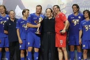 Андрей Шевченко забил победный гол в матче за Сборную звезд Европы