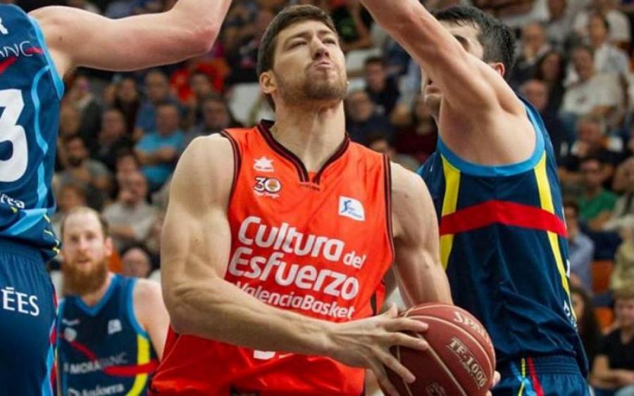Украинский баскетболист стал чемпионом Испании
