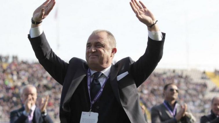 Соперник сборной Украины по футболу остался без главного тренера