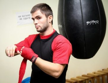 Украинский боксер успешно дебютировал на профессиональном ринге