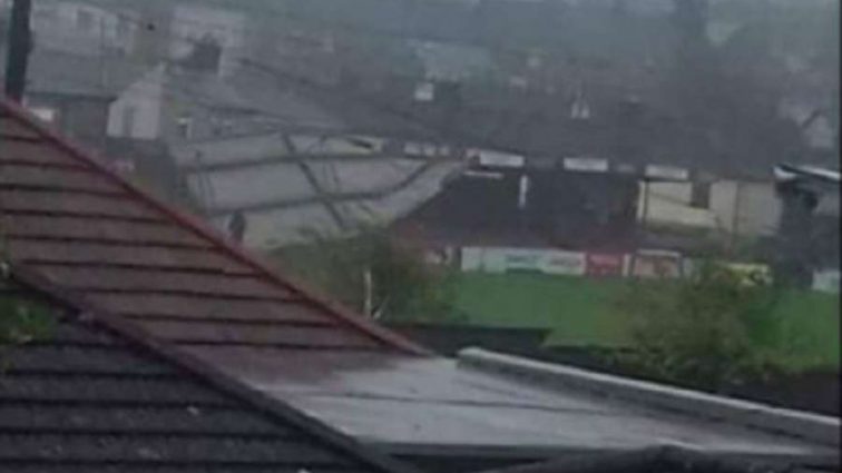 Из-за непогоды стадион футбольного клуба остался без крыши