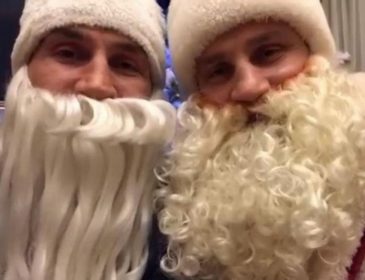 Братья Кличко поздравили поклонников с Рождеством