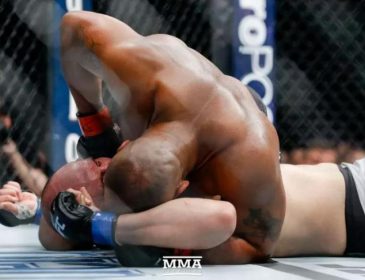 UFC 220: Кормье нокаутировал Оздемира