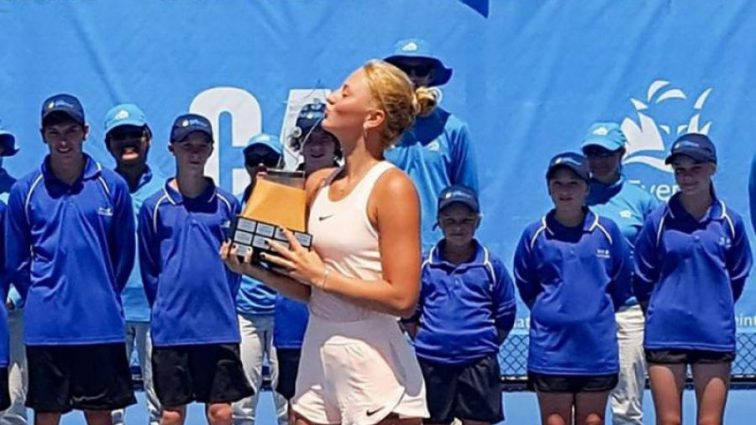 Украинка в ТОП-200: юная теннисистка выгрызла победу в Австралии