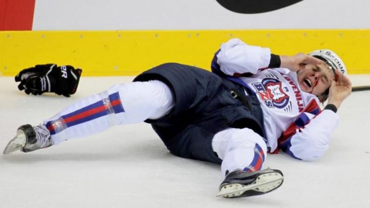 Детская отмазка: хоккеист российского клуба нелепо оправдался за допинг