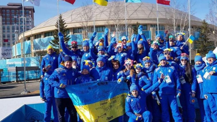 Желаем успехов: Украина торжественно вынесла флаг на Олимпиаде