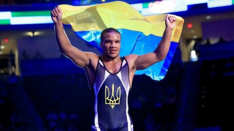 Украинским спортсменам разрешили соревноваться в России