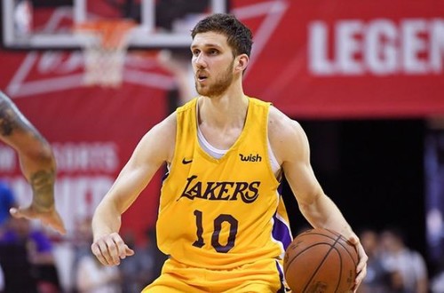 Украинец дебютировал в НБА
