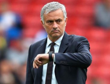 Неожиданно: «Манчестер Юнайтед» уволил с поста главного тренера Жозе Моуринью