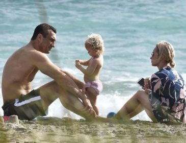 Панеттьери вернулась к Кличко: экс-пара отдыхает с дочкой на курорте